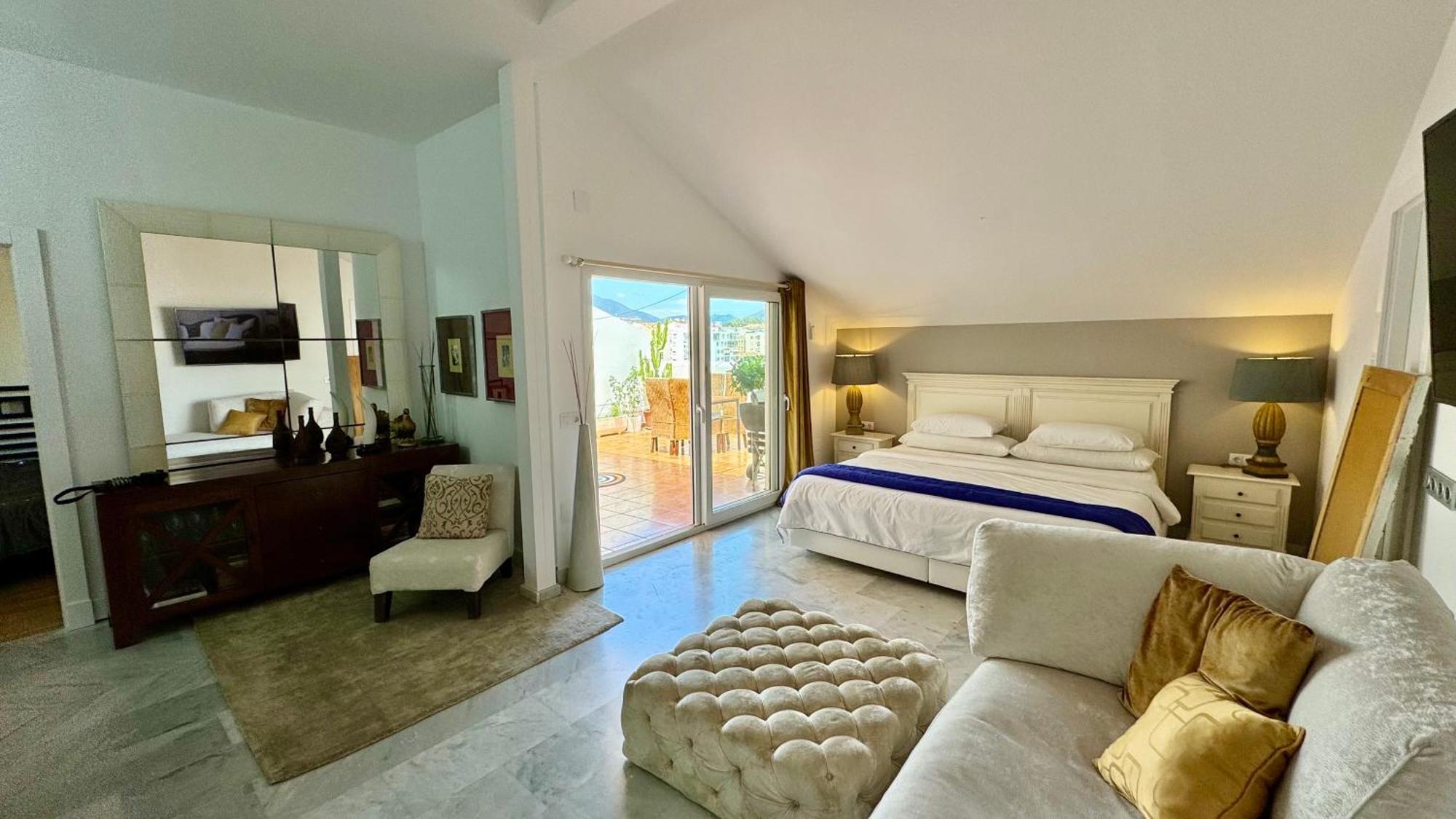 Banus Hause Apartemen *