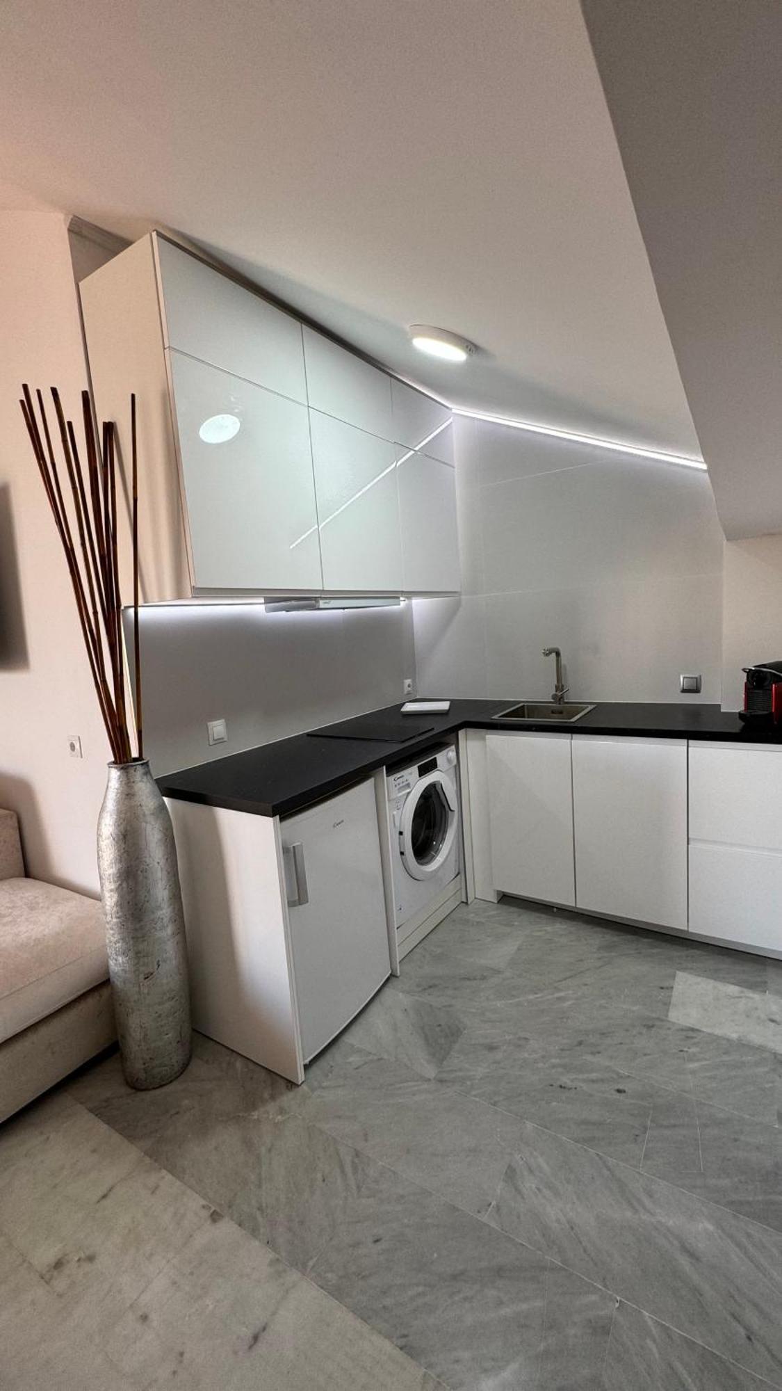 Apartemen Banus Hause *