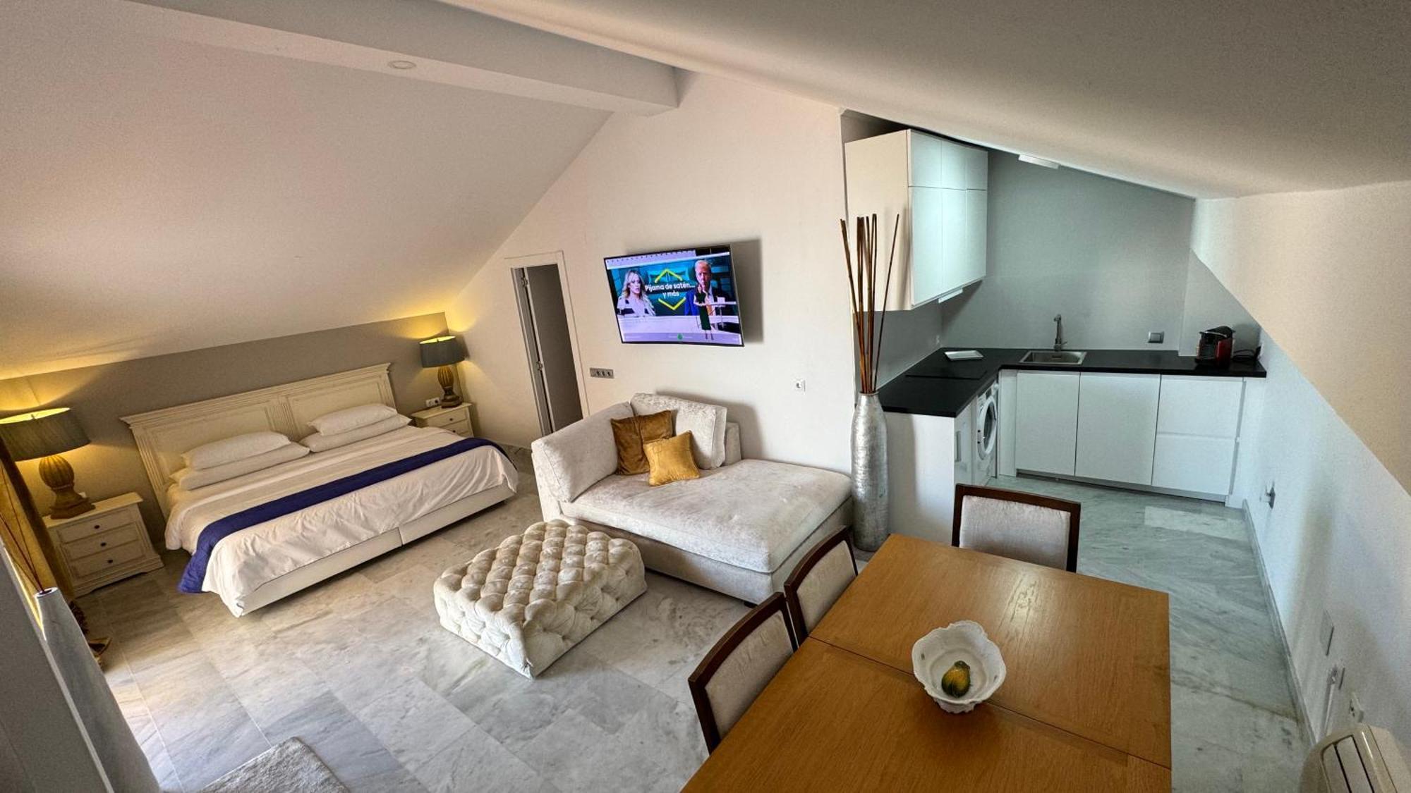 Apartemen Banus Hause *