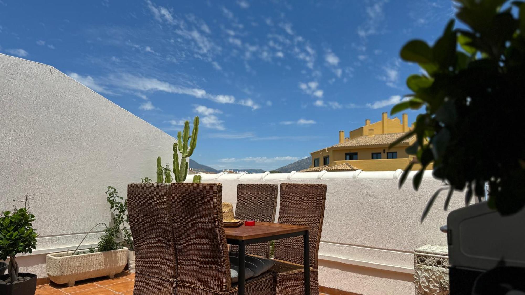 Banus Hause Apartemen *